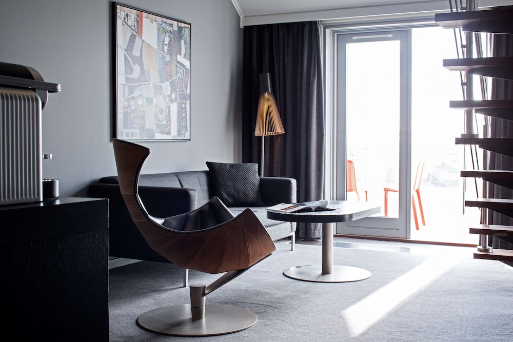 Scandic Front 47/64