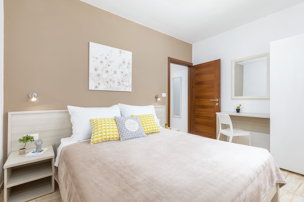 1 BEDROOM, APARTMENT