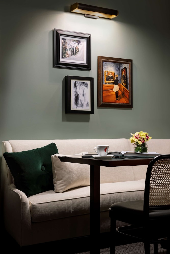 The Candler Hotel Atlanta Curio Collection by Hilton 53/55