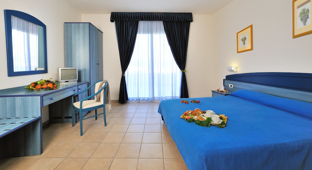 NICOTERA BEACH VILLAGE 39/66