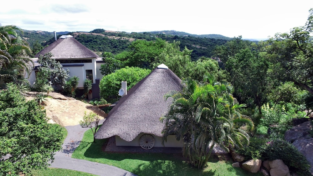 La Roca Guest House 53/58
