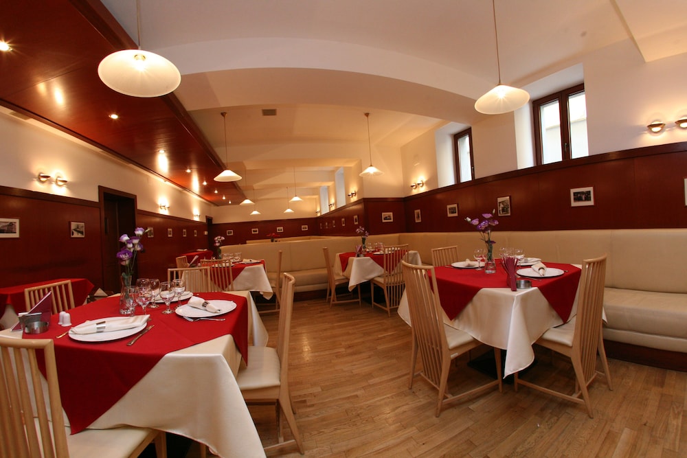 Hotel Savoy 48/57