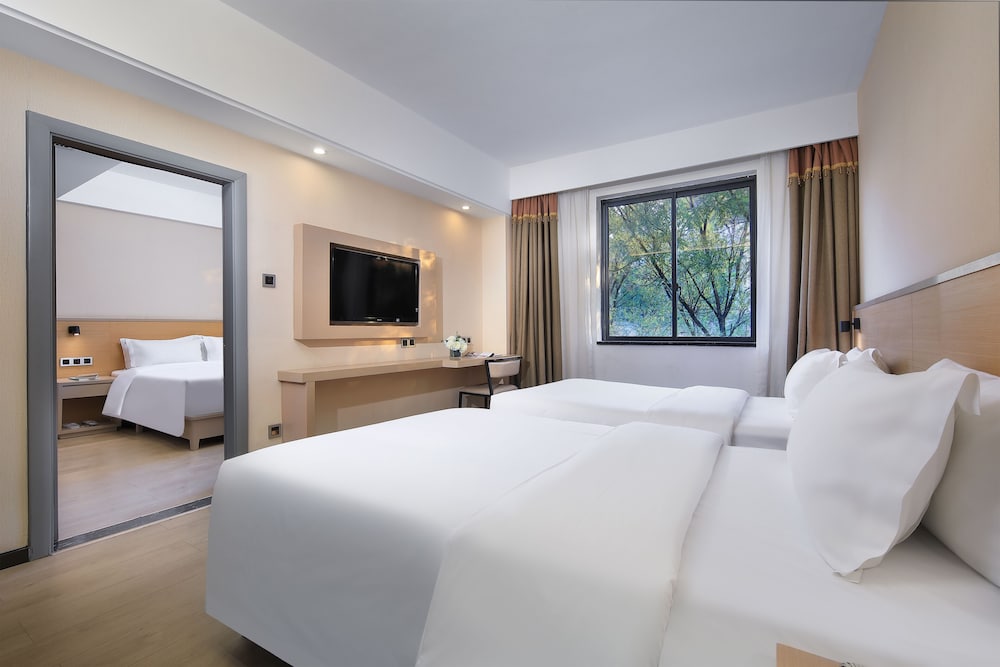 Guilin Zheng Yang Inn 12/57