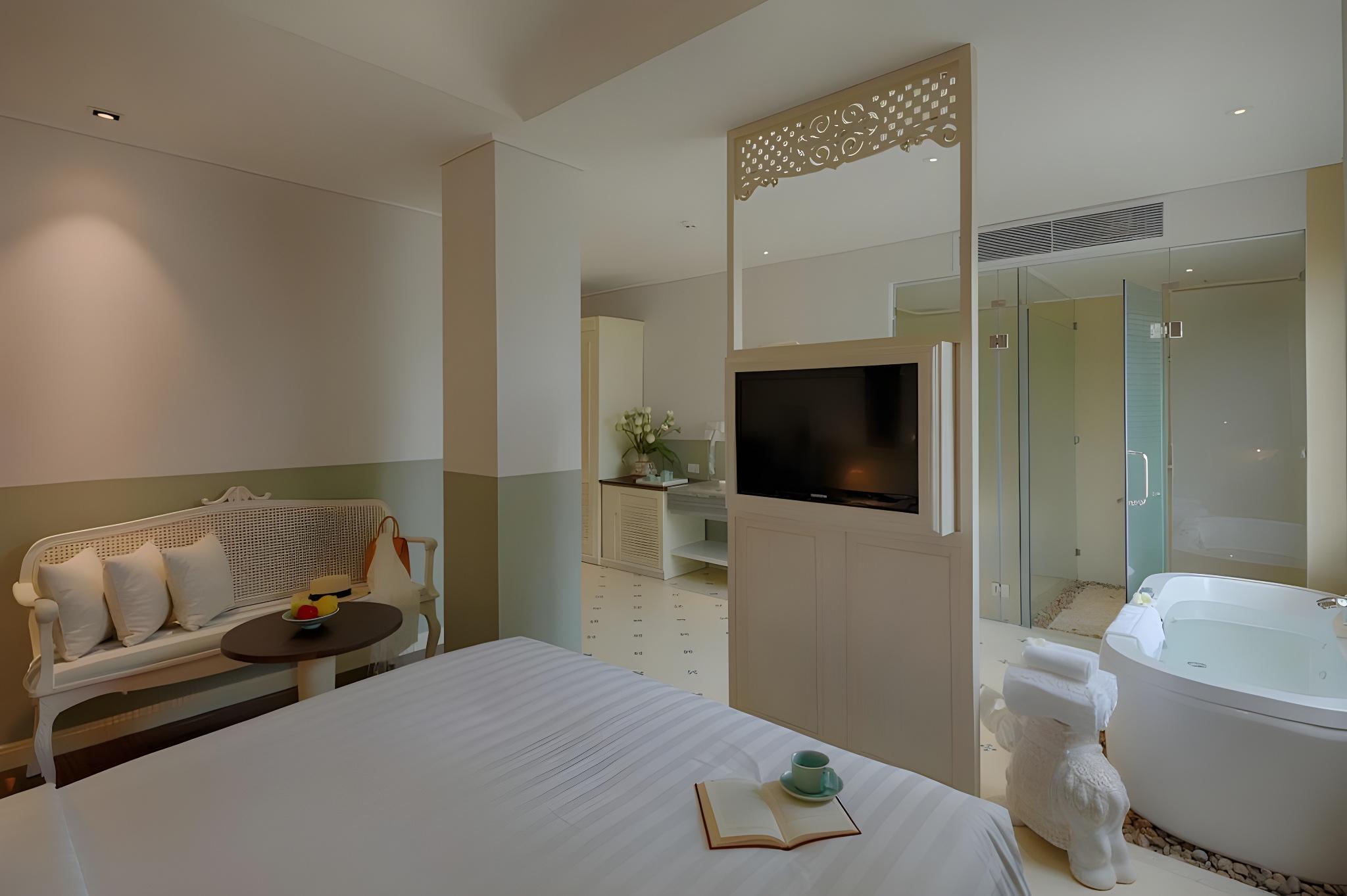 Roof Top, Suite, Queen Bed