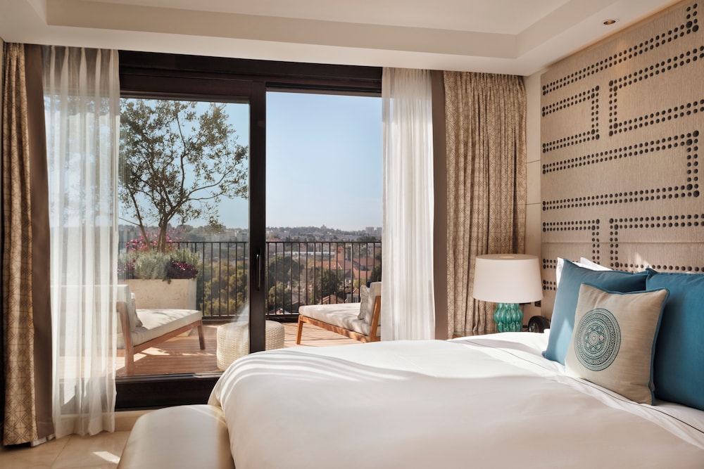 ROYAL, ORIENT, SUITE, CITY VIEW