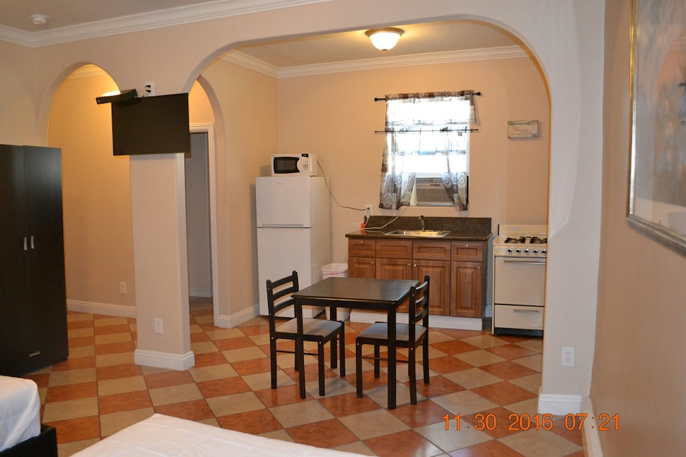 Monterey Inn Hotel 34/50