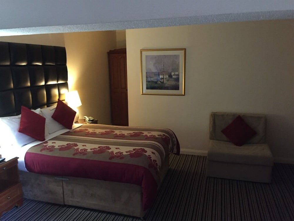 Kings Park Hotel 10/56