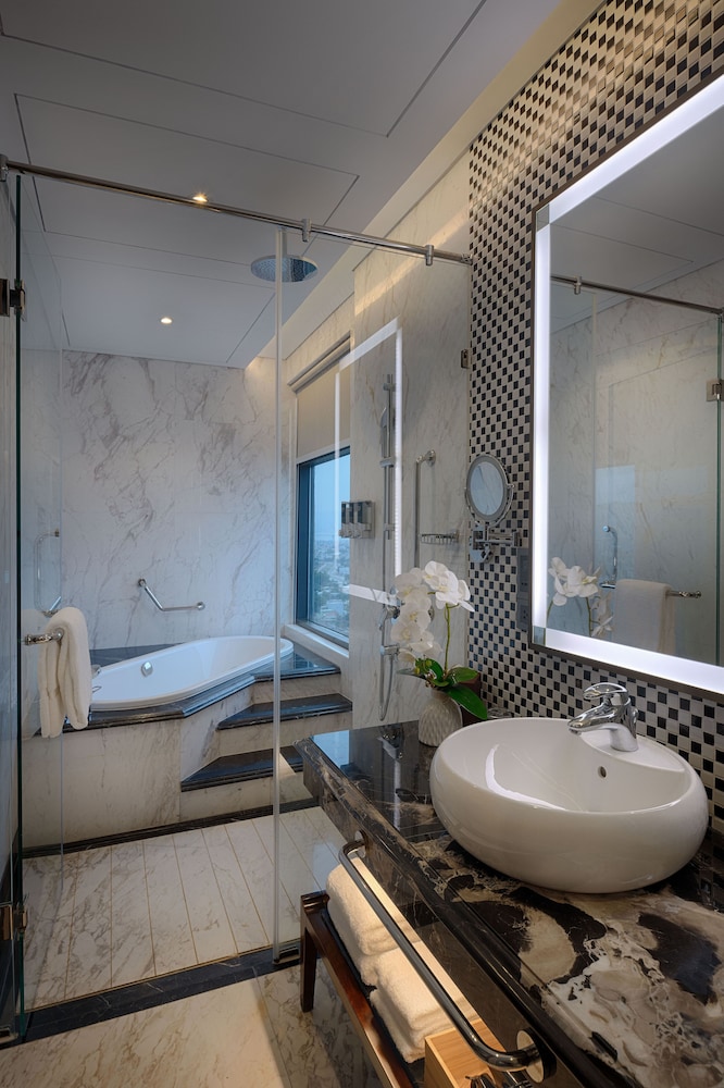Four Points By Sheraton Danang 11/24