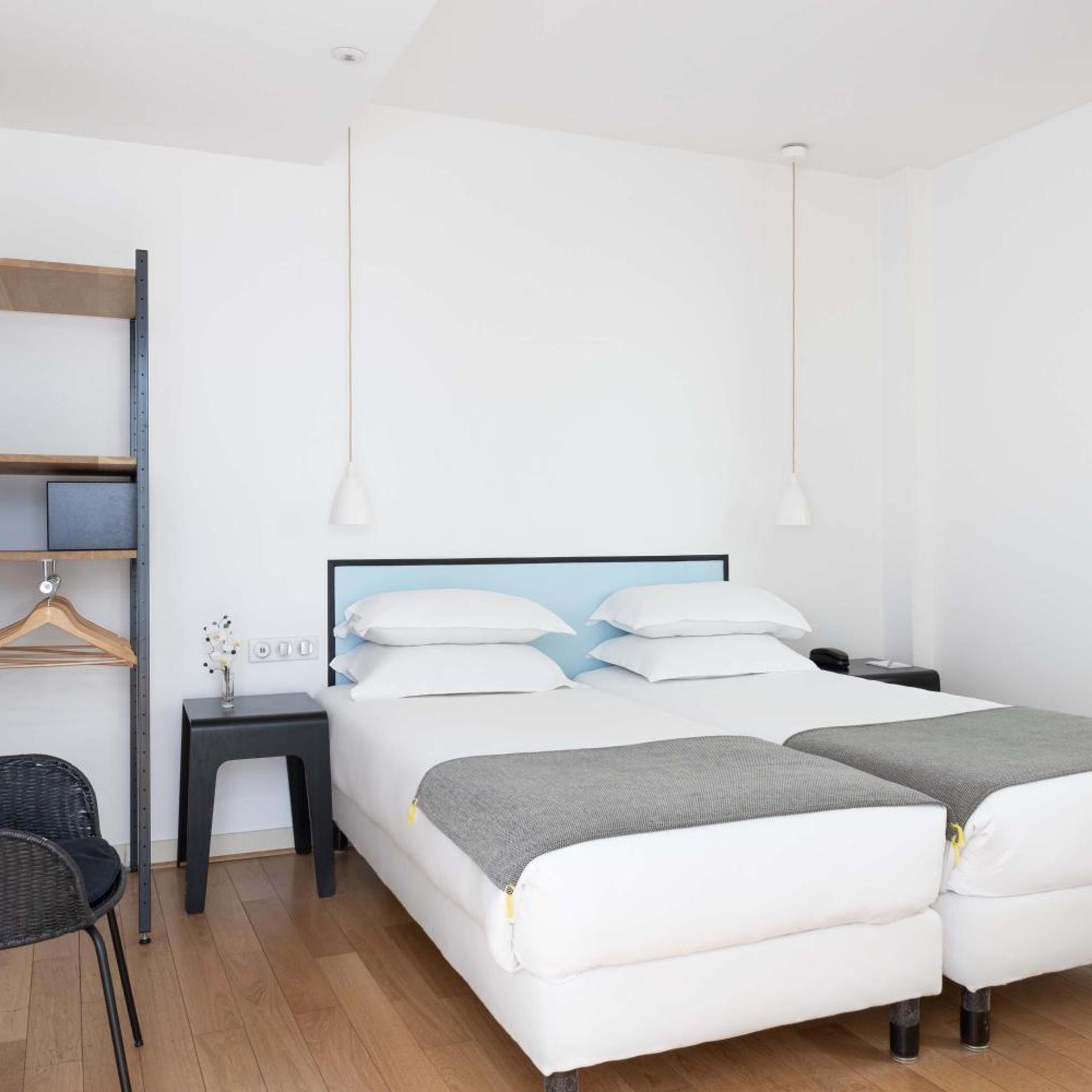 2 Bedrooms, Family