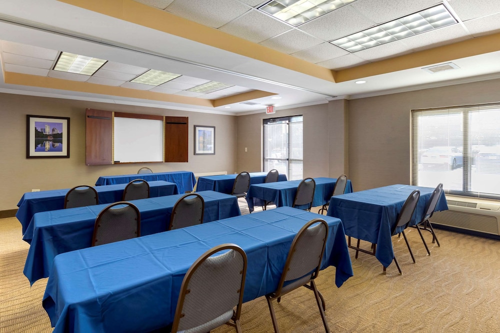 Comfort Inn Kennesaw 24/27