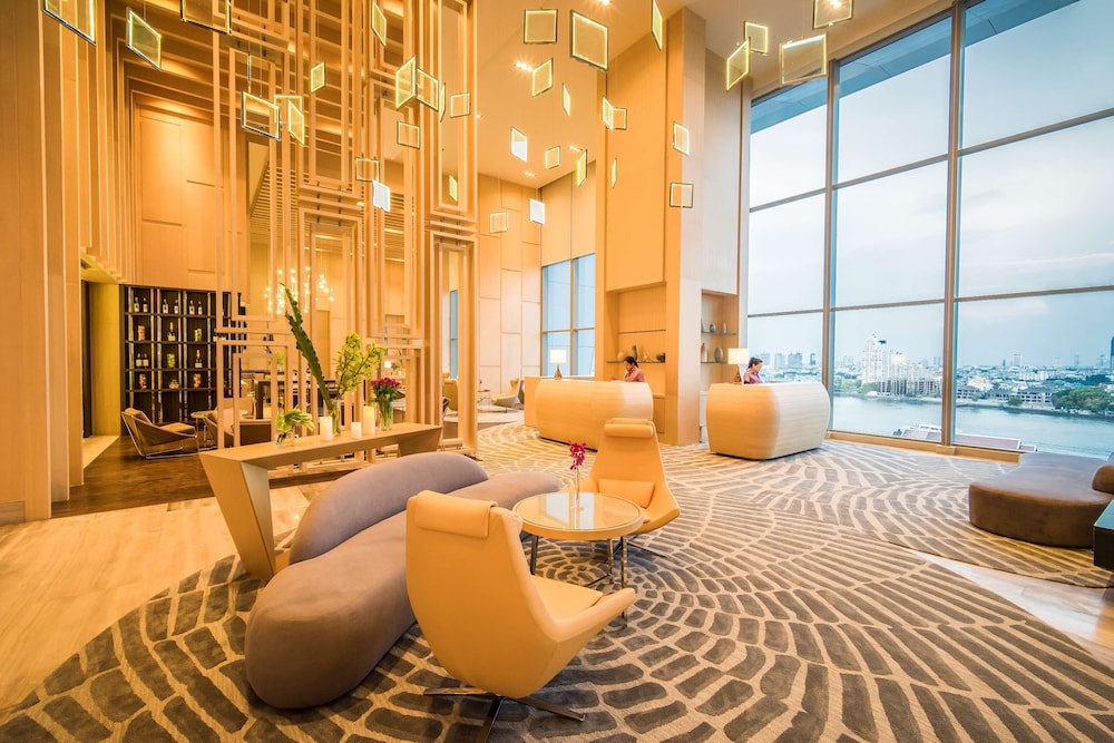 Avani Riverside Bangkok Hotel 44/72
