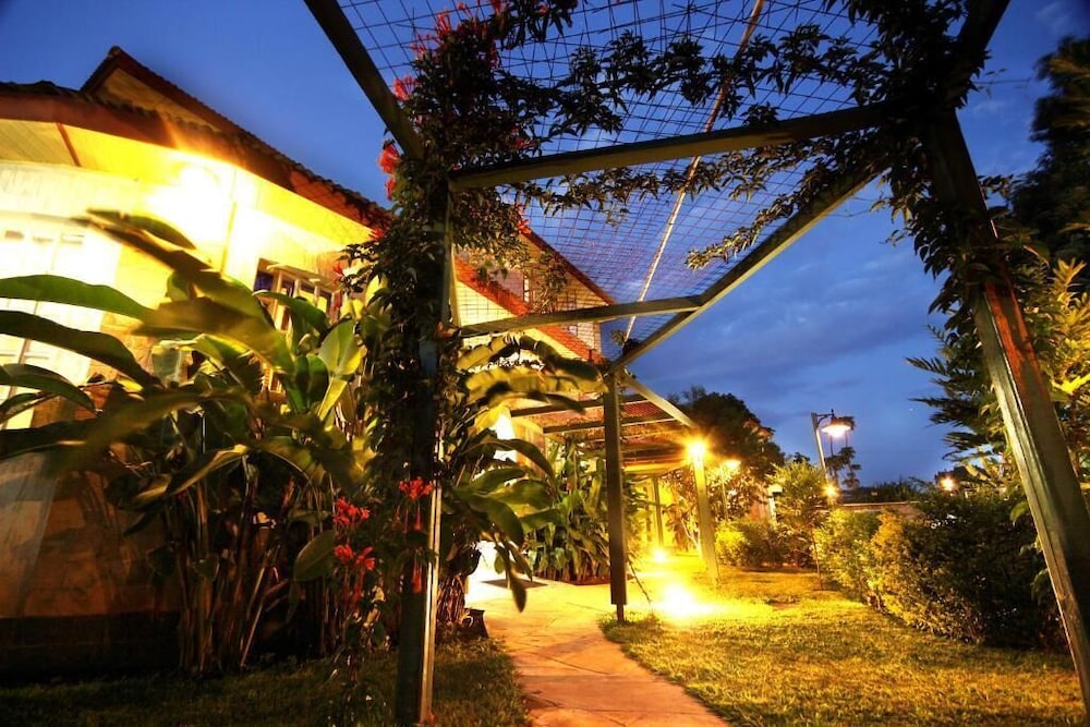 Crest Safari Lodge 58/63