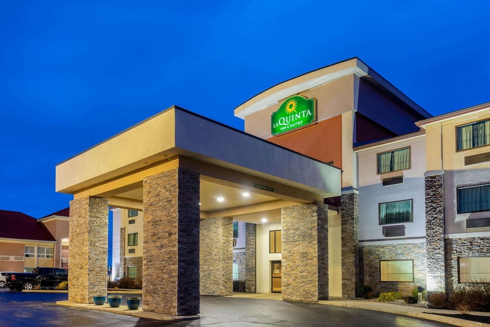 La Quinta Inn & Suites by Wyndham Batavia 1/41