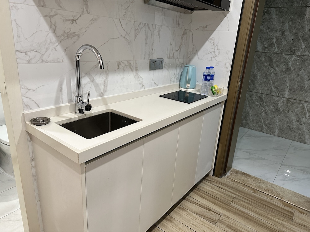 Jinzhonghuan Serviced Apartment 10/50