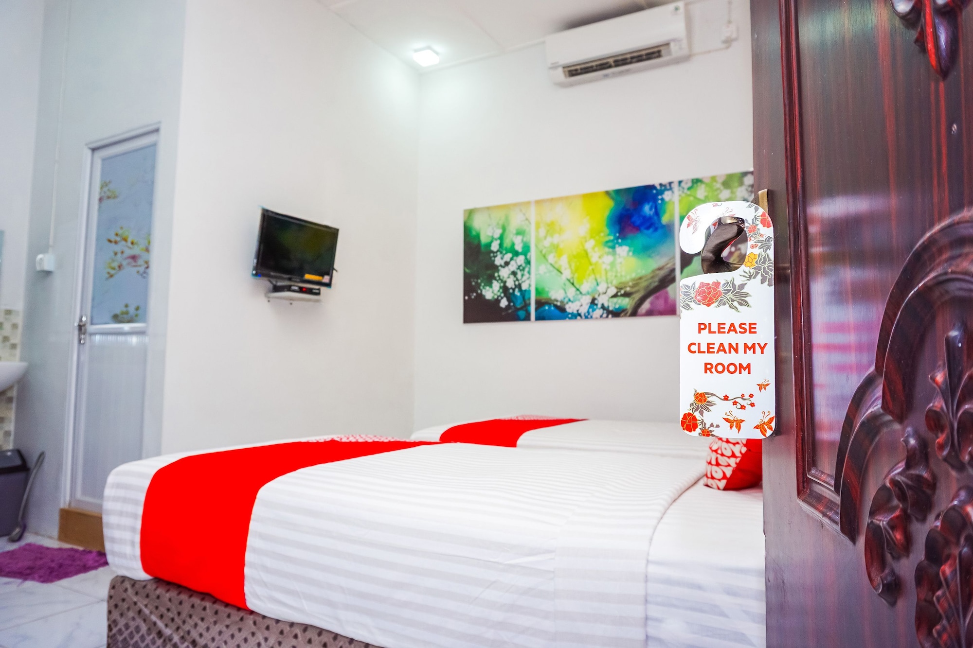 DELUXE, TWIN BEDS