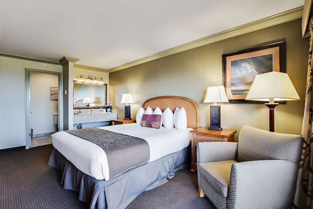 Surf & Sand Lodge 18/45