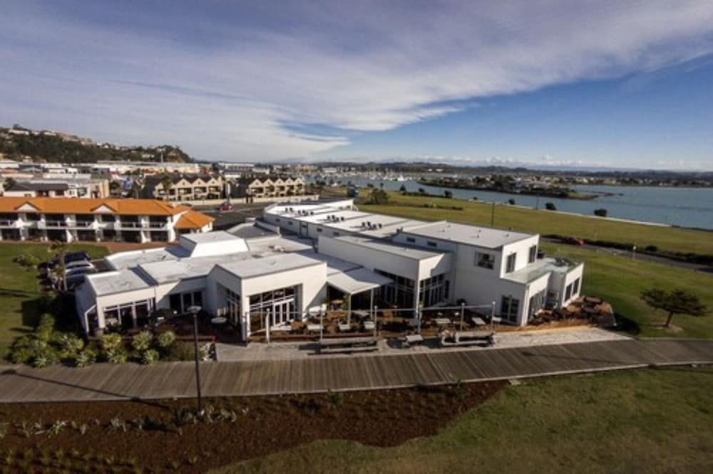 East Pier Hotel 19/26