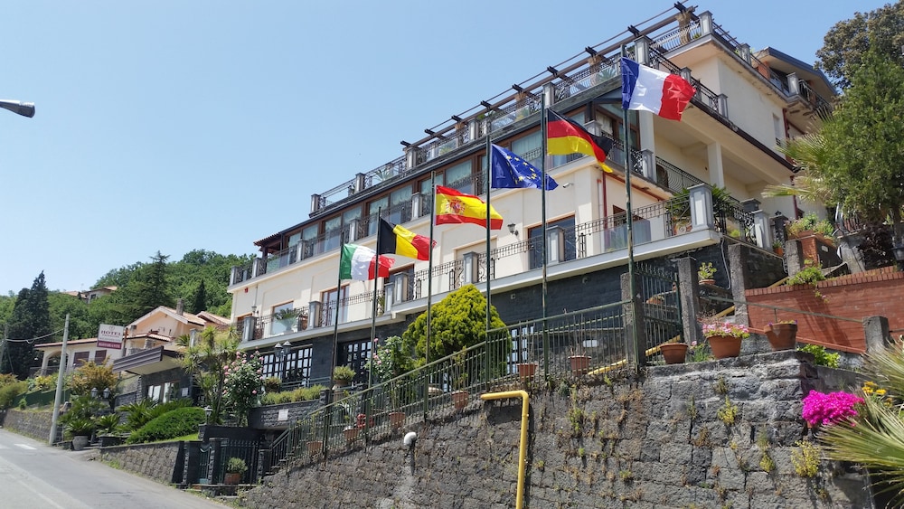 Hotel Primavera Dell'etna 43/47