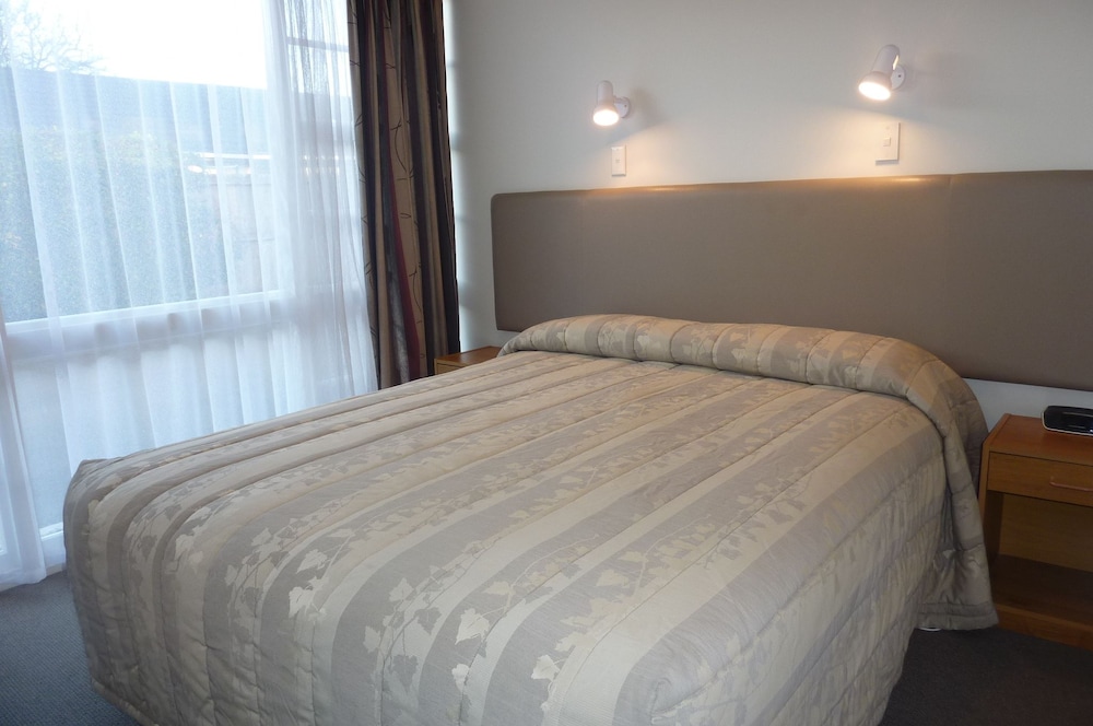 2 BEDROOMS, FAMILY, APARTMENT, KITCHEN