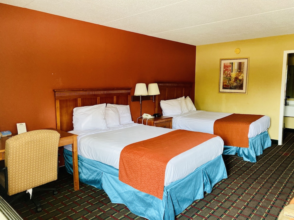 Days Inn by Wyndham Harriman 13/39