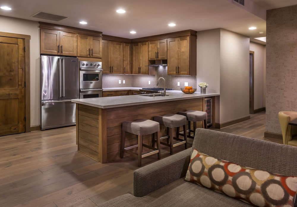 Hyatt Vacation Club at Northstar Lodge 17/50