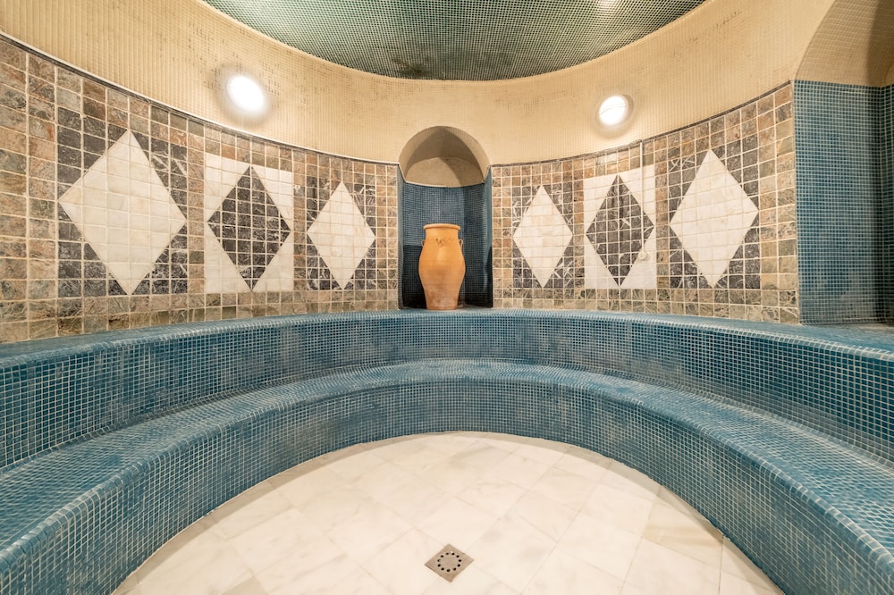 swimming pool spa