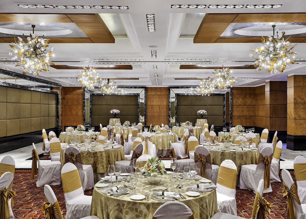 TAJ CLUB HOUSE 42/50