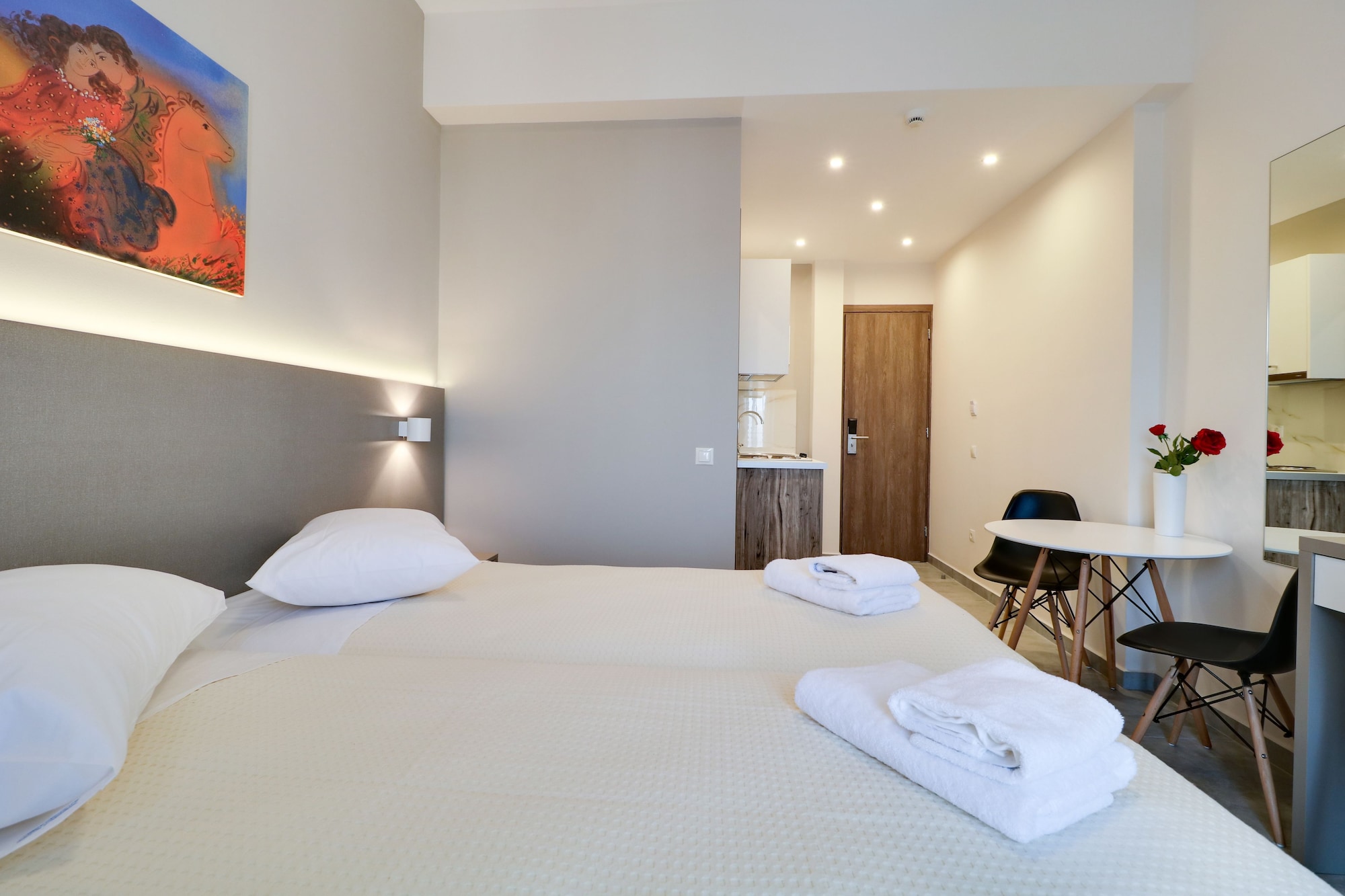 JUNIOR SUITE, QUEEN BED, SOFA