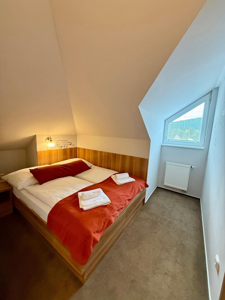 2 BEDROOMS, APARTMENT