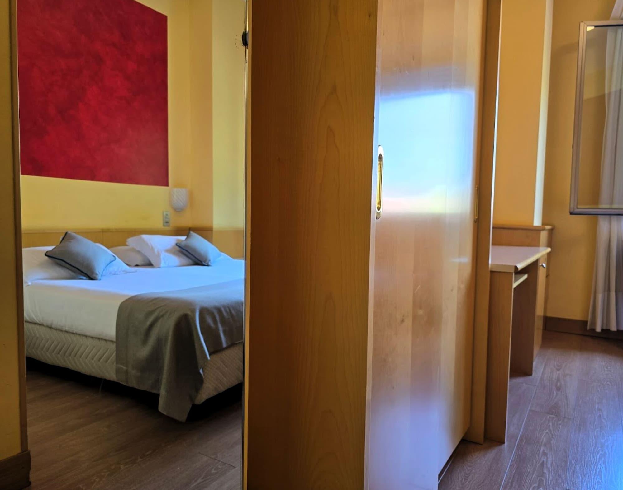 Room, Single, Double Bed