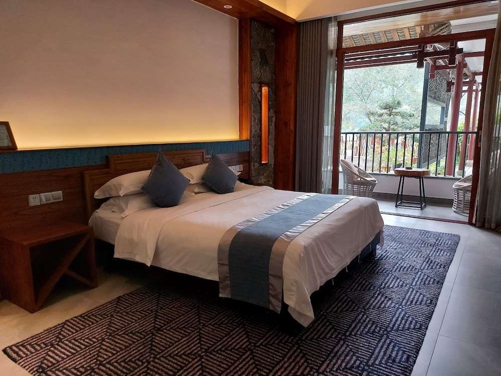 STANDARD, DOUBLE BED