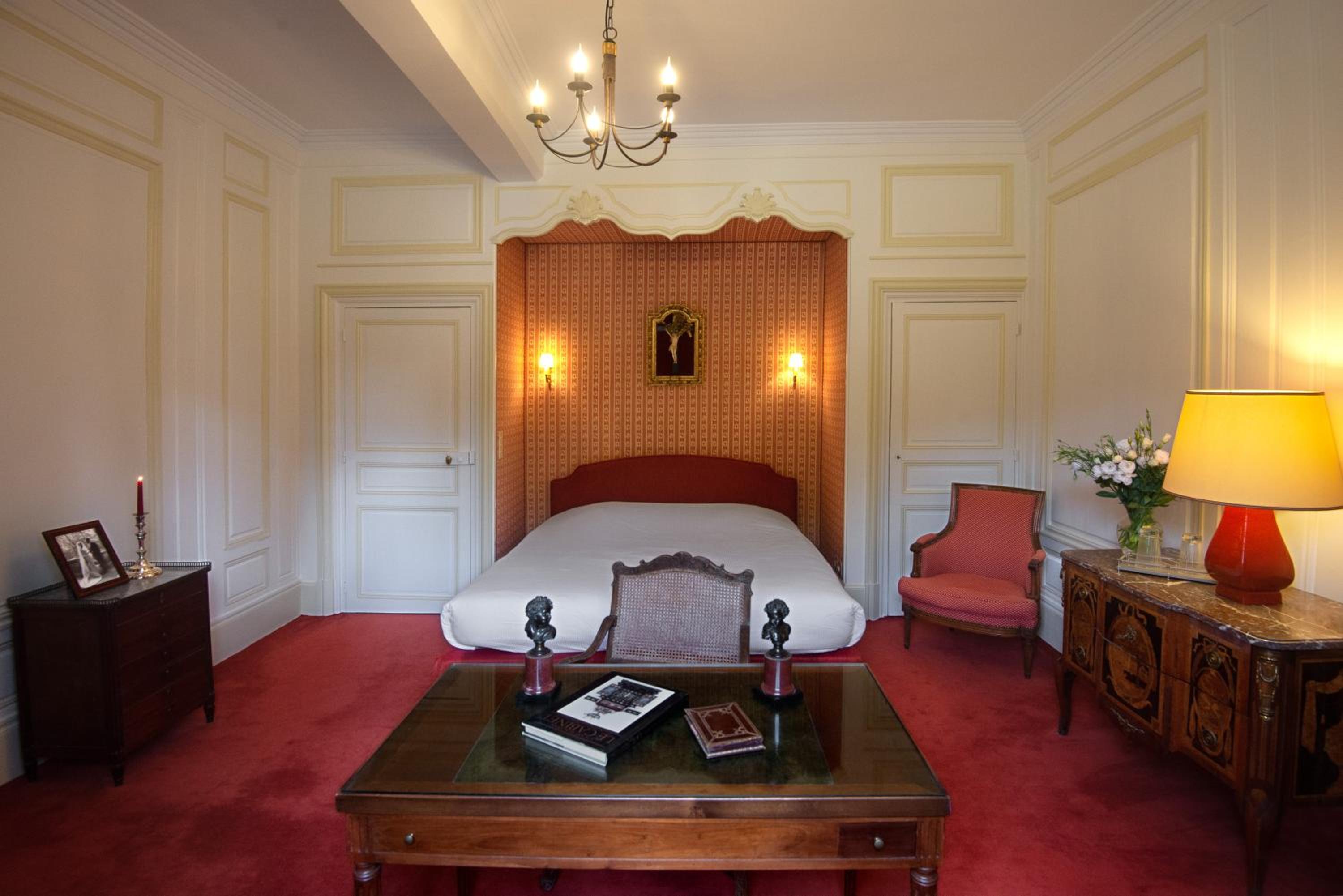 1 Bedroom, House