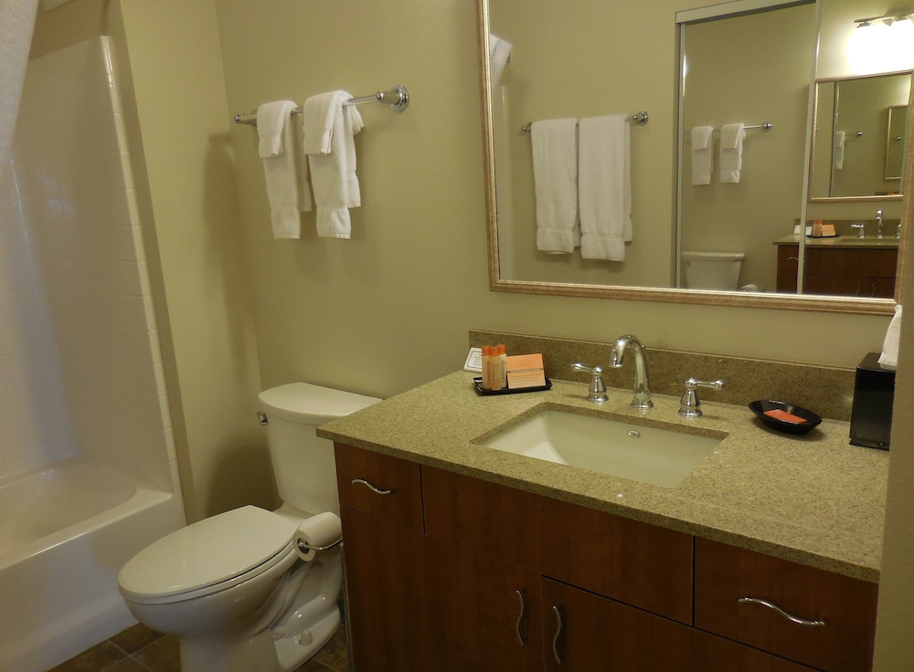 Ledgestone Hotel Elko 46/50
