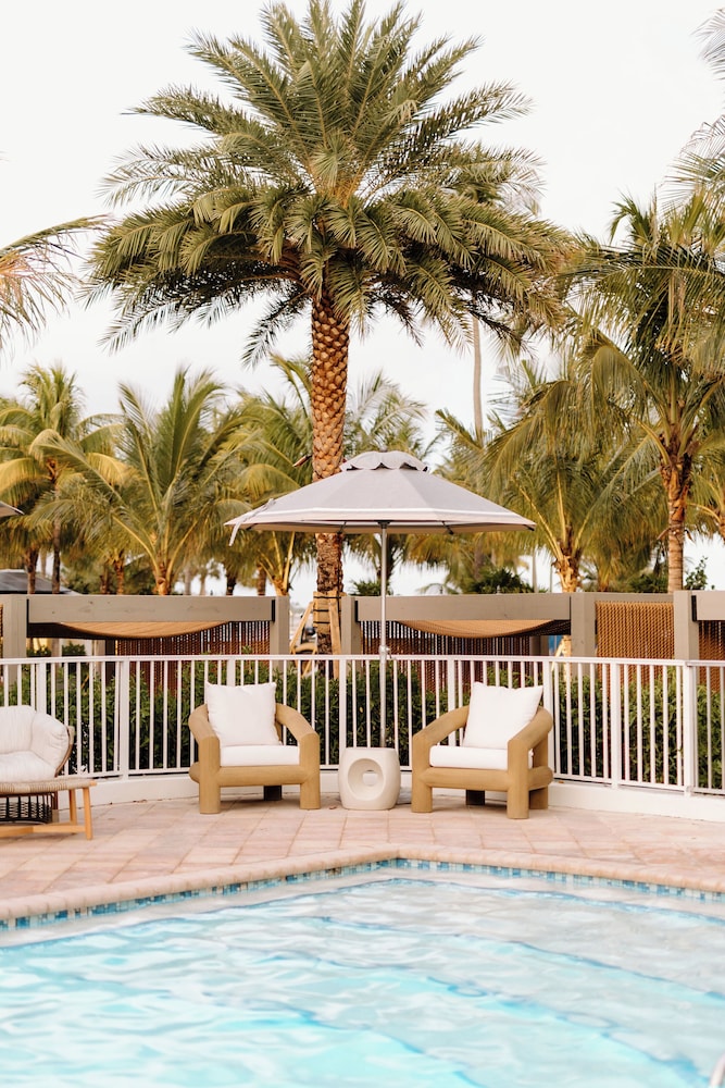 Islander Resort 69/76