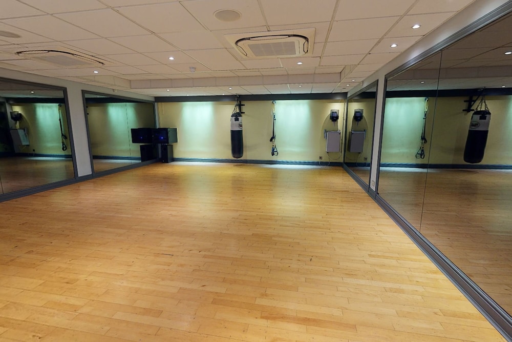 Village Manchester Hyde Hotel Leisure Club 5/40