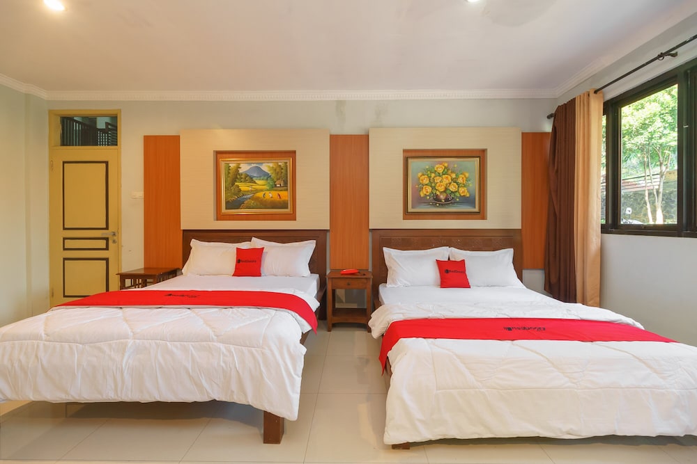 RedDoorz Resort Premium @ Sangkan Hurip Kuningan 18/49
