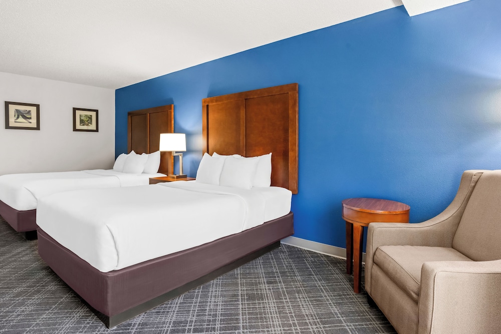 Comfort Inn & Suites Walterboro I-95 28/63