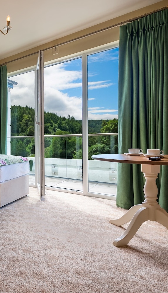 Woodenbridge Hotel 43/73