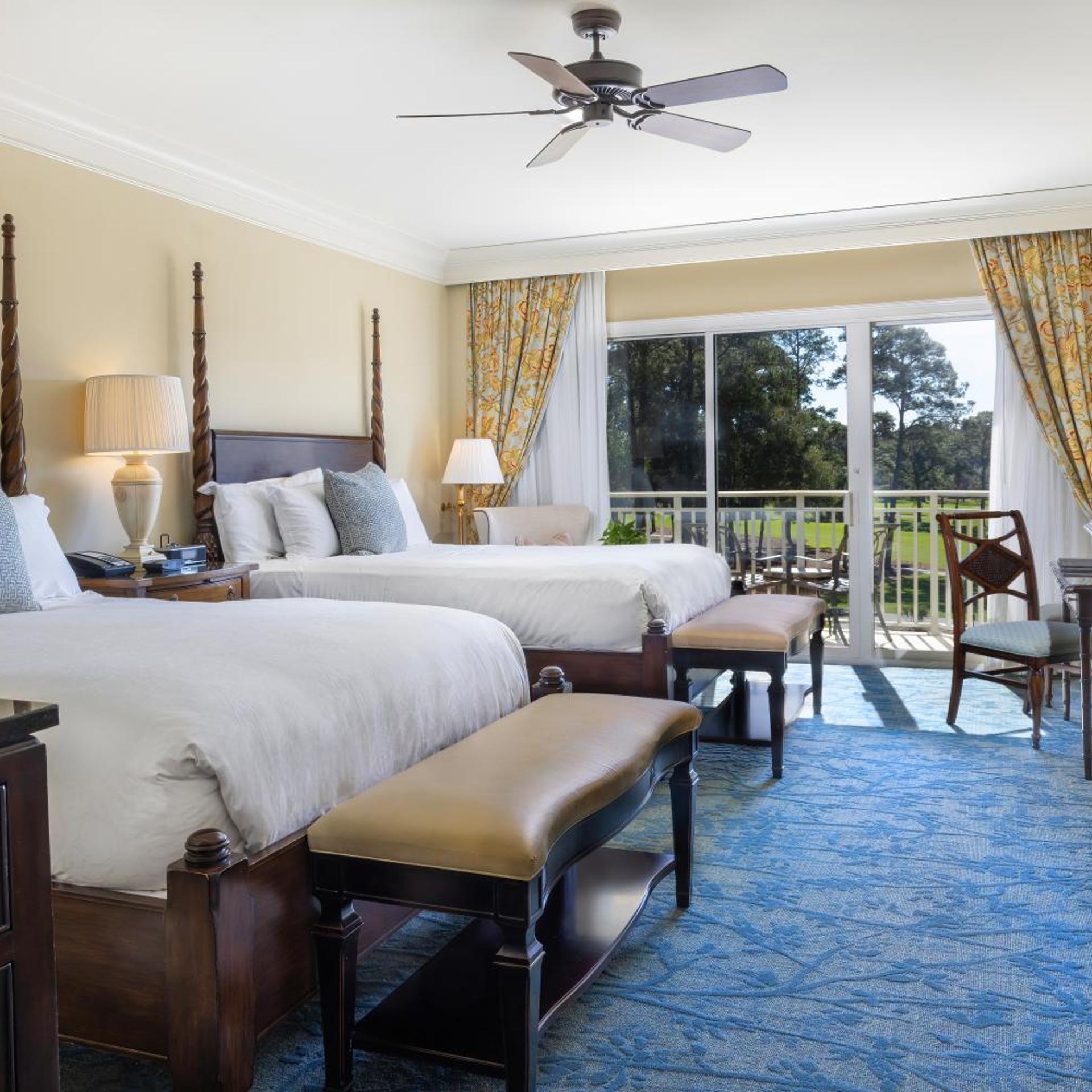 Room, Queen Bed, Golf Course View, Balcony