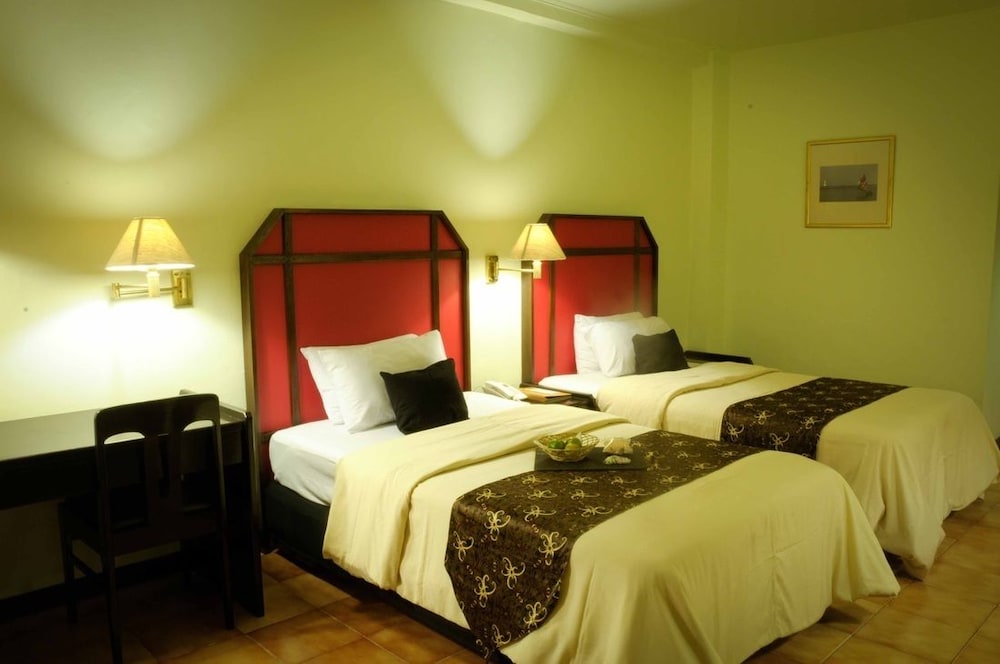 MESRA BUSINESS & RESORT HOTEL 7/27