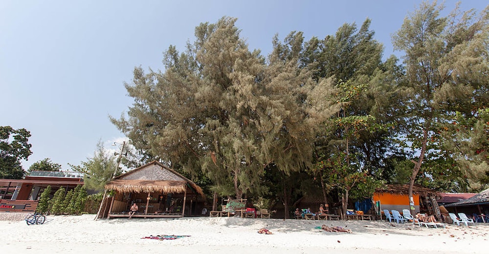 Green View Beach Resort 10/73