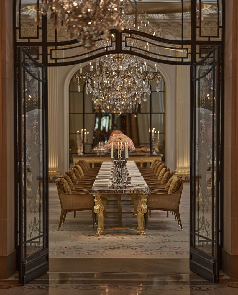 Hotel Plaza Athenee 59/79
