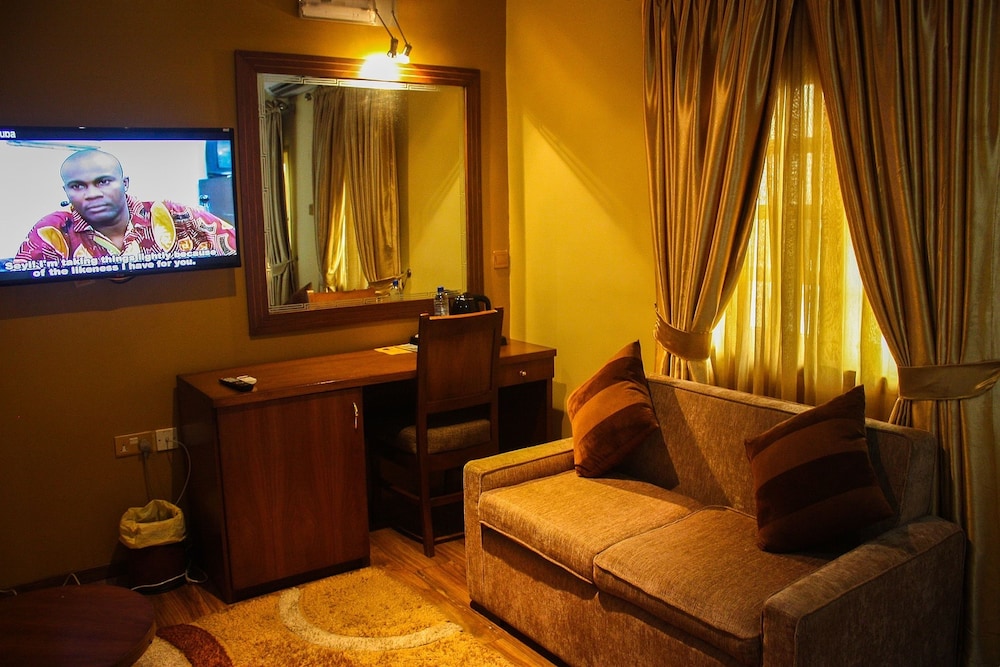Banex Hotel And Suites 33/50