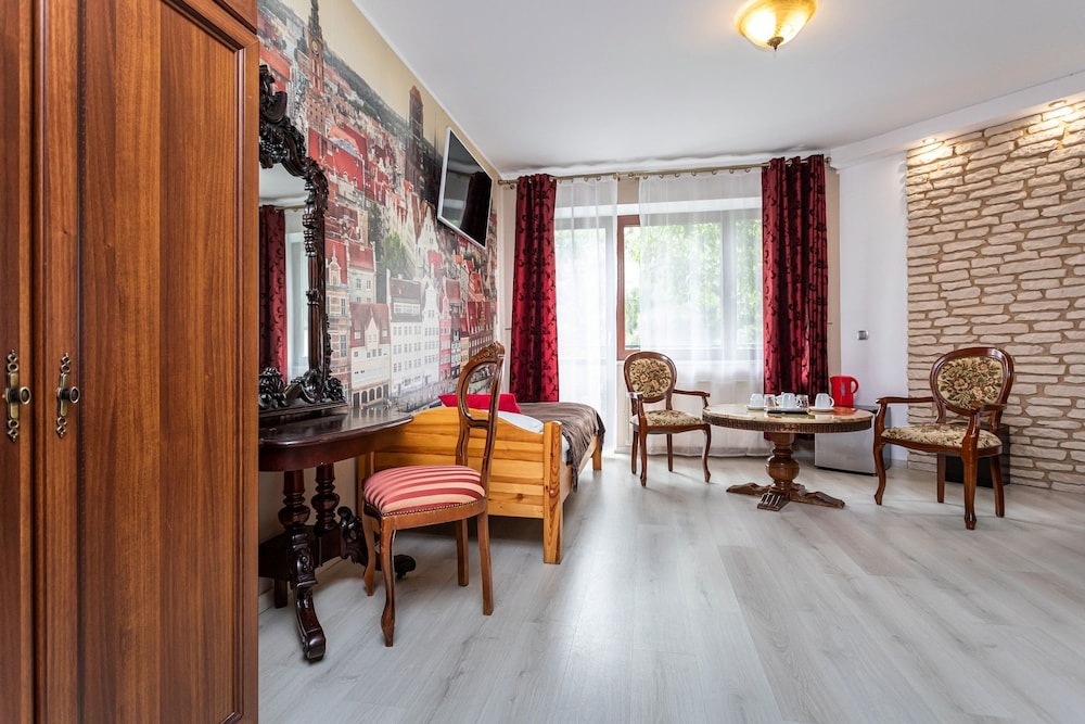 Royal Residence 37/50