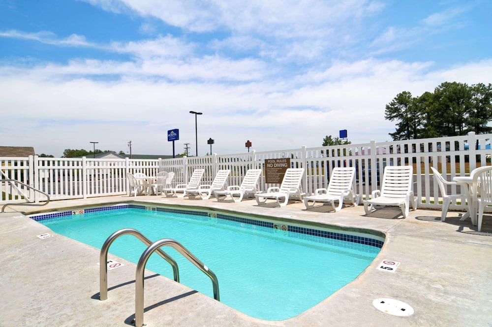 Microtel Inn & Suites by Wyndham Manchester 1/30