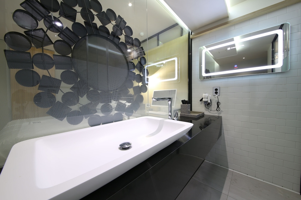 Avenue Hotel 41/41