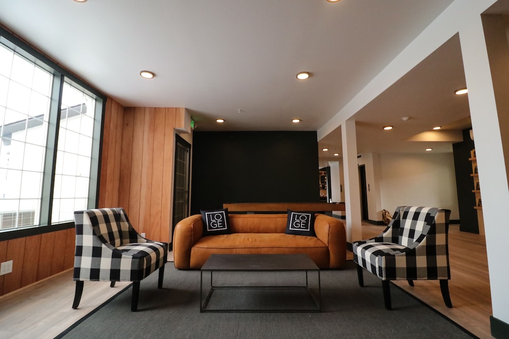 LOGE Leavenworth Downtown 37/50