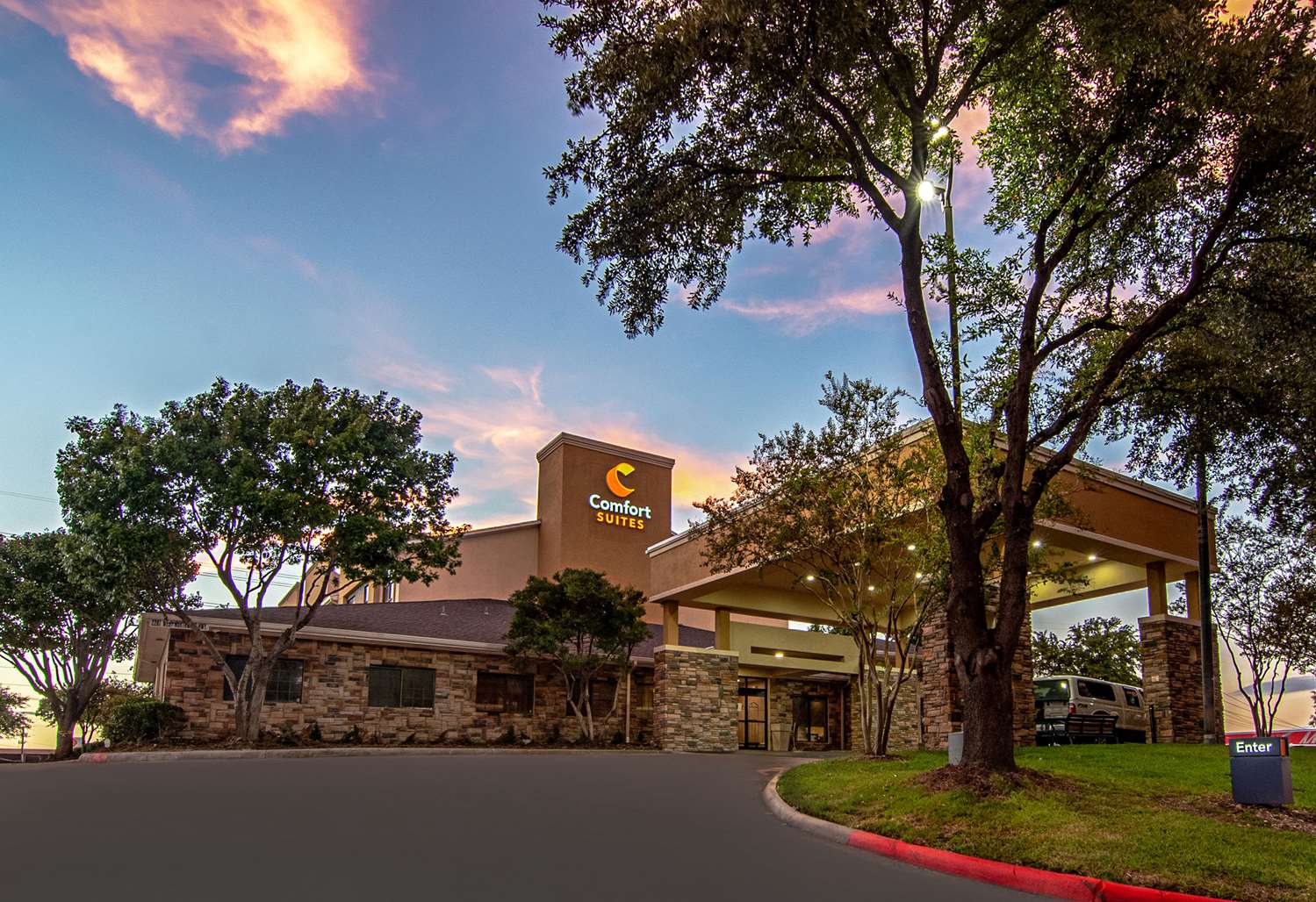 Comfort Suites NW Dallas Near Love Field 46/49