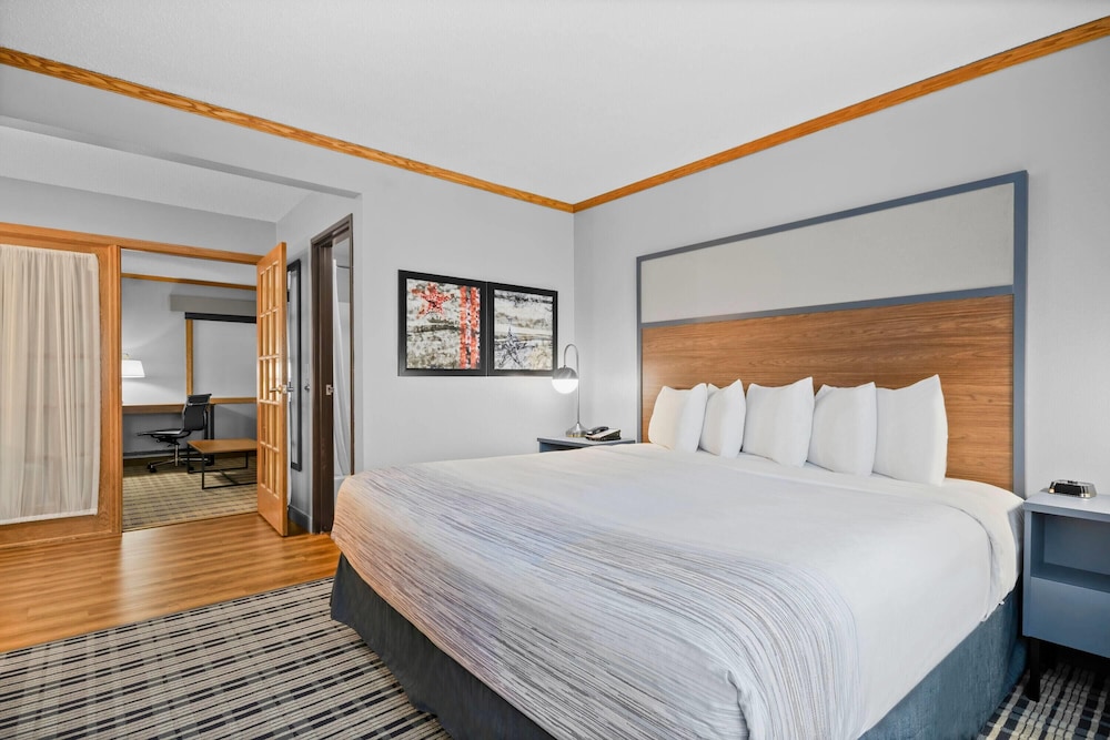 1 Bedroom, Suite, King Bed