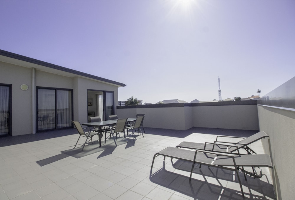 Gladstone Central Plaza 32/60